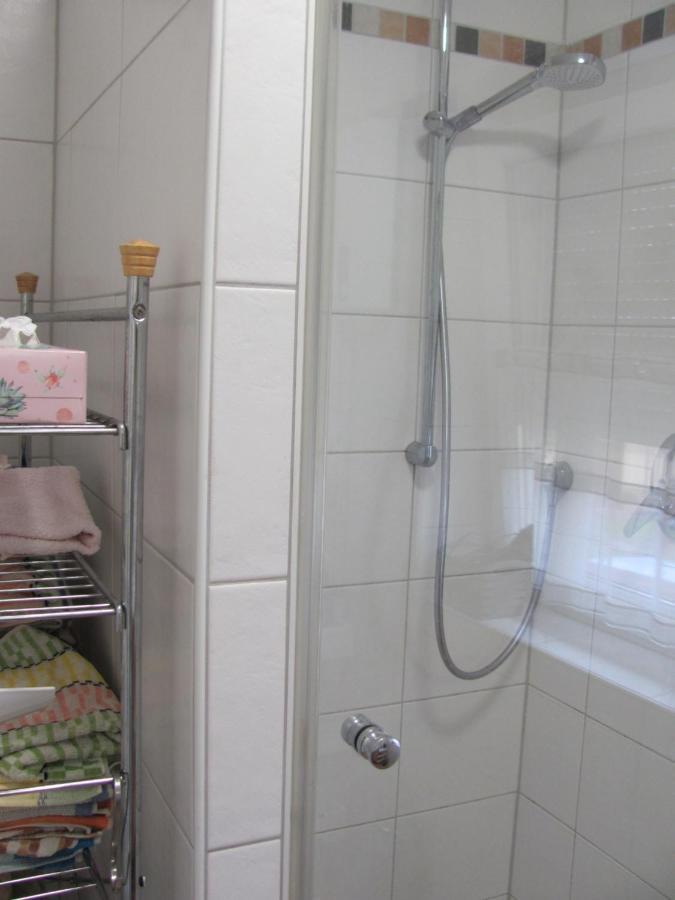 #1Gemuetliches Ruhiges Sonniges Balkonzimmer Mit Gemeinschaftsbad W-Lan Airport Nah Late Night Check In Haus Nr 9,5 Trunkelsberg Dış mekan fotoğraf